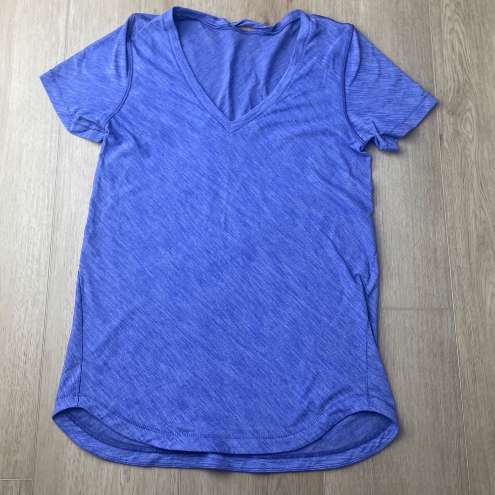 Lululemon Heathered V-Neck Short Sleeve Athletic T-Shirt Top Women'S 4 purple